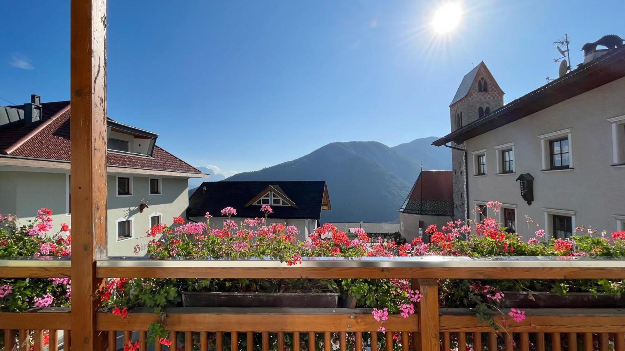 Gasthaus Zum Weissen Kreuz Lazfons Extérieur photo