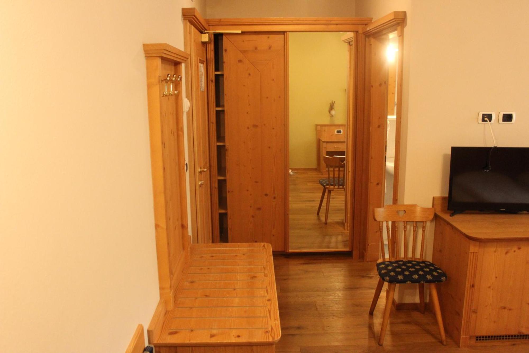 Gasthaus Zum Weissen Kreuz Lazfons Extérieur photo