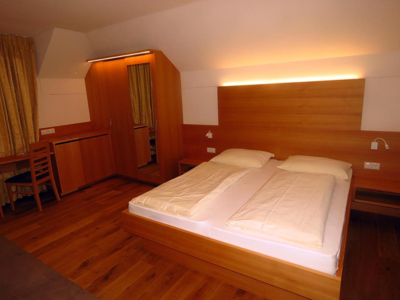 Gasthaus Zum Weissen Kreuz Lazfons Extérieur photo